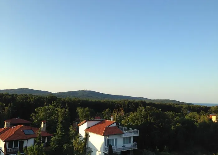 Guest house Zapovedni Rai 4*